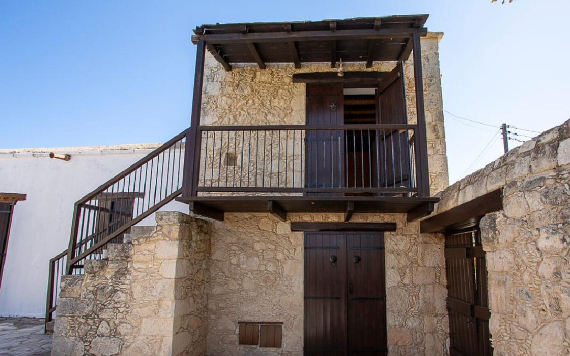 Charismatisches Natursteinhaus mit Innenhof bei Paphos für 160.000€
