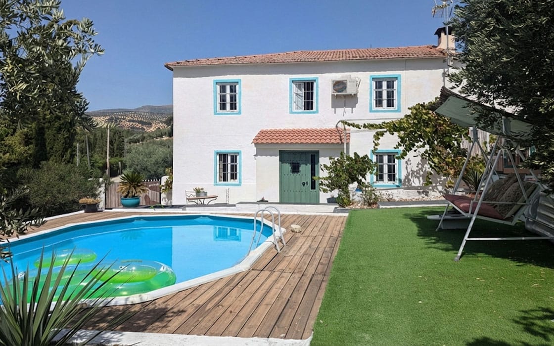 Sonniges Landhaus mit Pool & Nebengebäuden in Andalusien für 199.000€