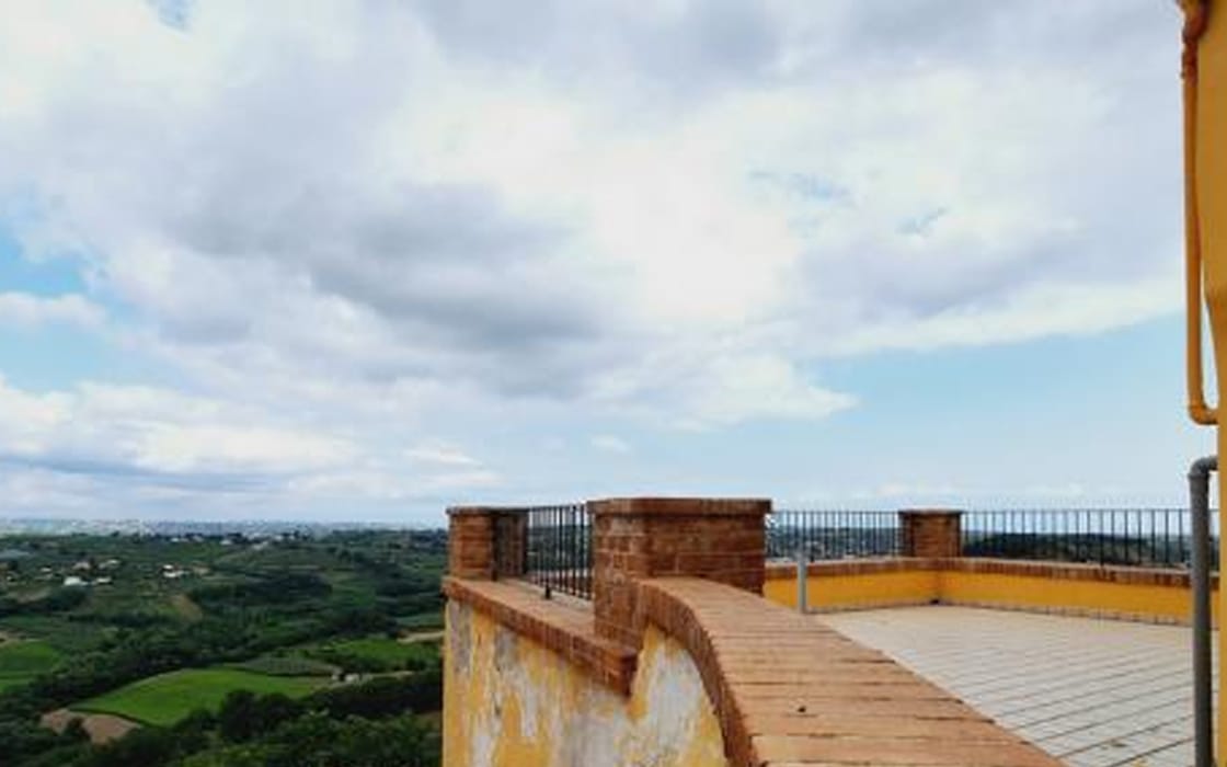 Spektakulärer Palazzo mit Panoramaterrasse in den Abruzzen für 250.000€