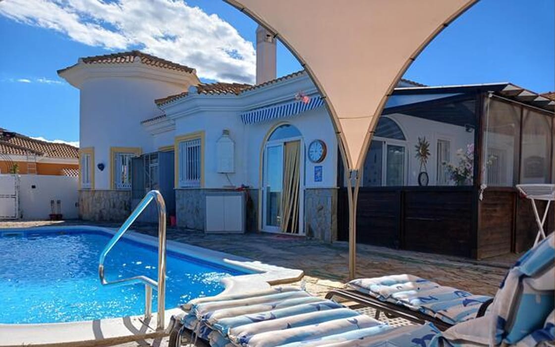 Wunderschöne Villa mit separatem Gäste-Apartment und Pool in Andalusien für 275.000€