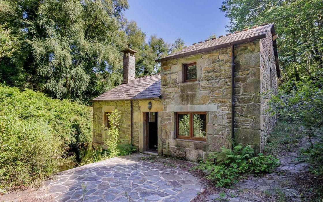 Märchenhafte Wassermühle mit eigenem Flusslauf in Galicien für 120.000€