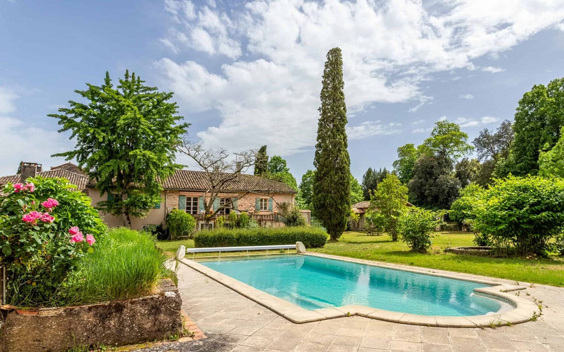 Großzügiges Anwesen mit Pool & Park in der Gascogne für 235.000€