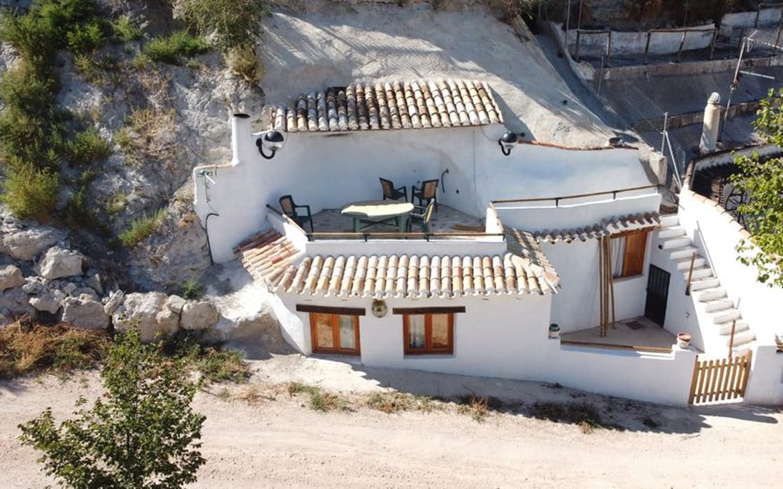Einzigartiges Höhlenhaus mit privater Aussichtsterrasse in Andalusien für 82.000€