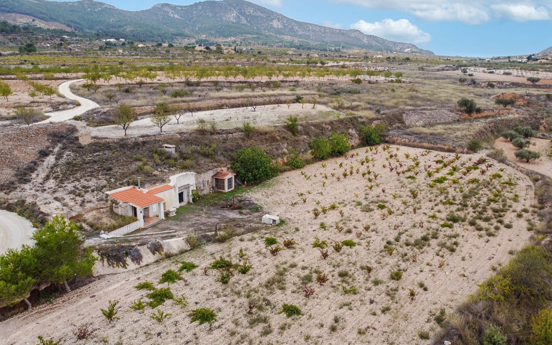 Autarkes Höhlenhaus mit hellen Räumen im Hinterland von Alicante für 149.950€