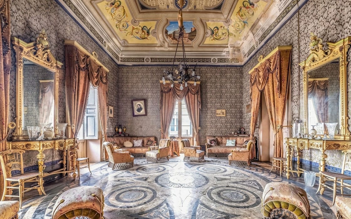 Herrschaftlicher Palazzo mit originalen Fresken auf Sizilien für 305.000€