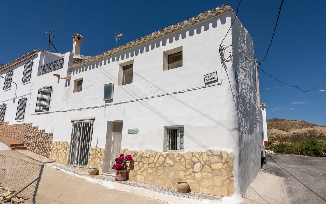 Charmantes Landhaus mit sonniger Dachterrasse in Andalusien für 69.950€