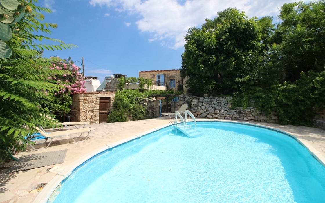 Charismatisches Natursteinhaus mit Pool & Meerblick auf Kreta für 275.000€