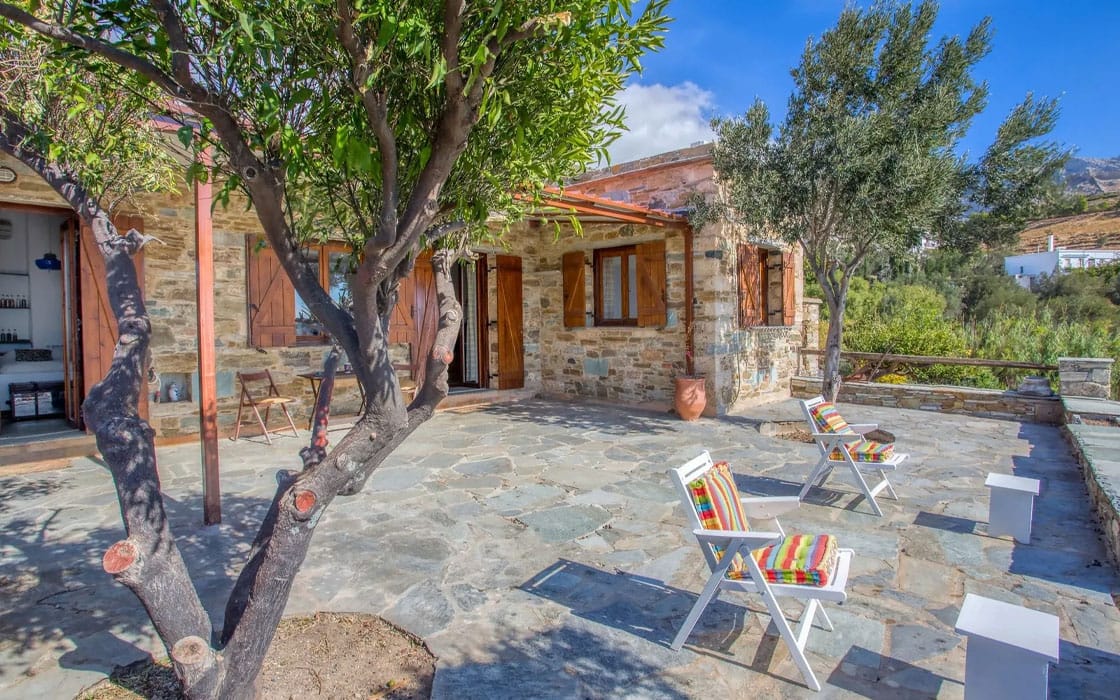 Traditionelles Steinhaus mit Meerblick auf Euböa für 199.000€