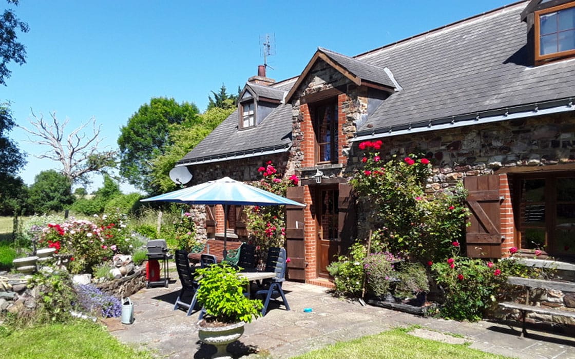 Romantisches Natursteinhaus mit großem Garten in der historischen Bretagne für 150.420€