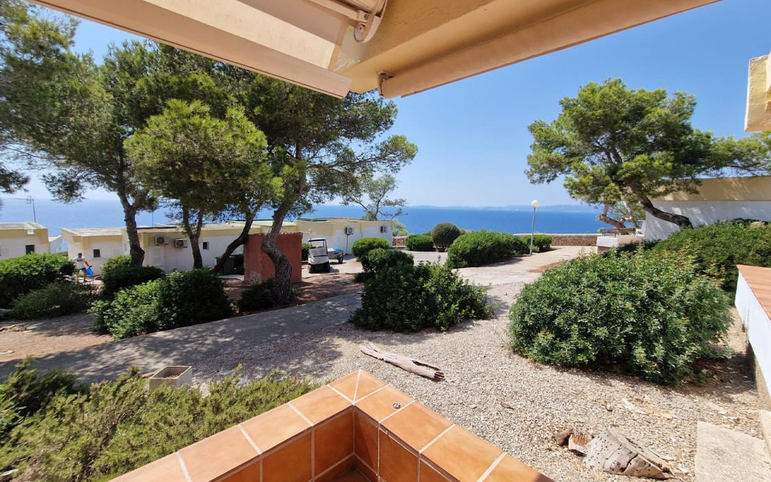 Stilvoller Bungalow mit spektakulärem Meerblick auf Mallorca für 290.000€
