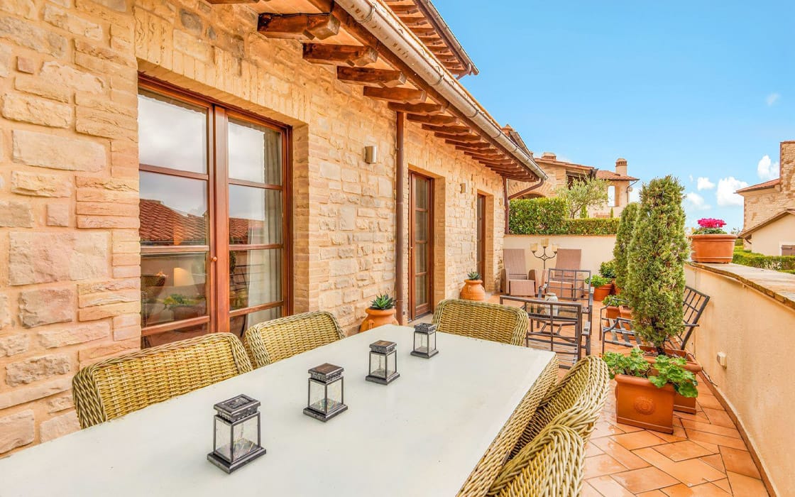 Traumhaftes Reihenhaus mit Panoramaterrasse in Umbrien für 208.000€