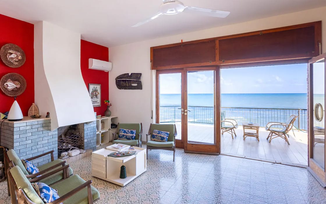 Villa mit direktem Strandzugang auf Sizilien für 300.000€