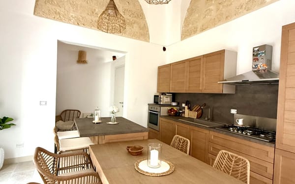 Stilvoll saniertes Apartment mit privater Dachterrasse in Apulien für 115.000€