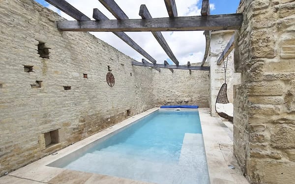 Charmantes Steinhaus mit beheiztem Pool in der Charente für 267.500€