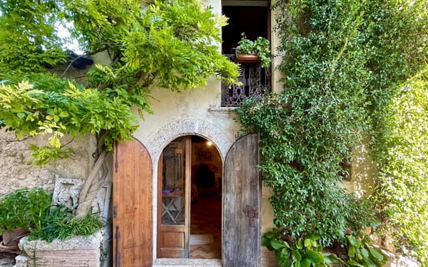 Charismatisches Steinhaus mit privatem Innenhof im Latium für 170.000€