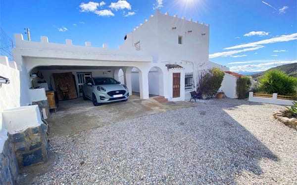 Märchenhaftes Landhaus im Burg-Stil mit 360°-Panorama in Andalusien für 229.950€