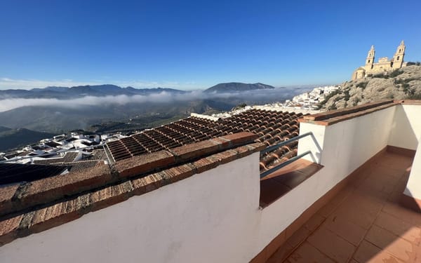 Atemberaubendes Stadthaus mit 360-Grad-Dachterrasse in Andalusien für 65.000€