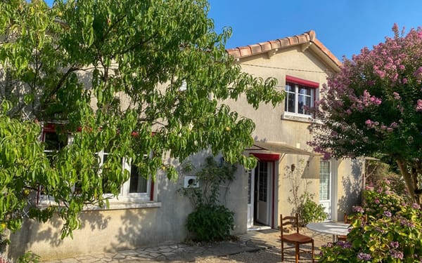 Charmantes Steinhaus mit großem Garten in der Charente für 82.500€