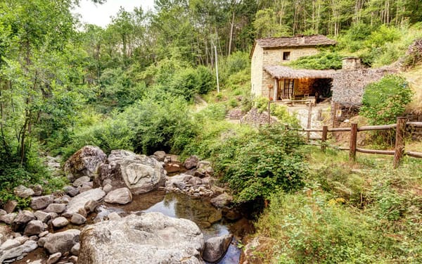 Restaurierte Wassermühle mit Pool und eigenem Bachlauf in der Toskana für 280.000€